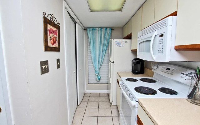 Whaler by Youngs Suncoast