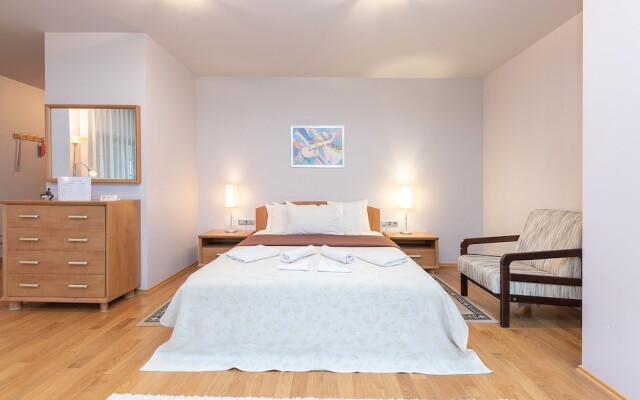 "room in Guest Room - Valensija - Large Suite Apartment"