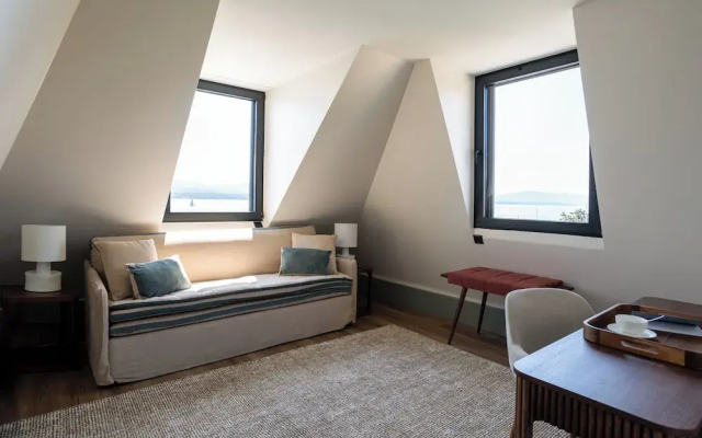 Maison Du Lac Boutique Hotel