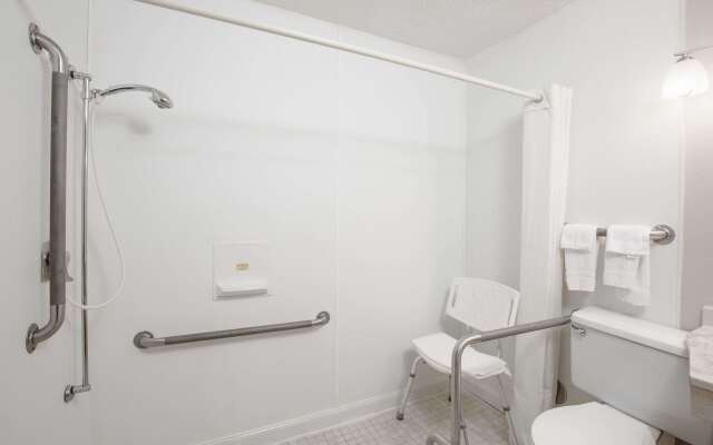 Super 8 by Wyndham Worthington Minnesota