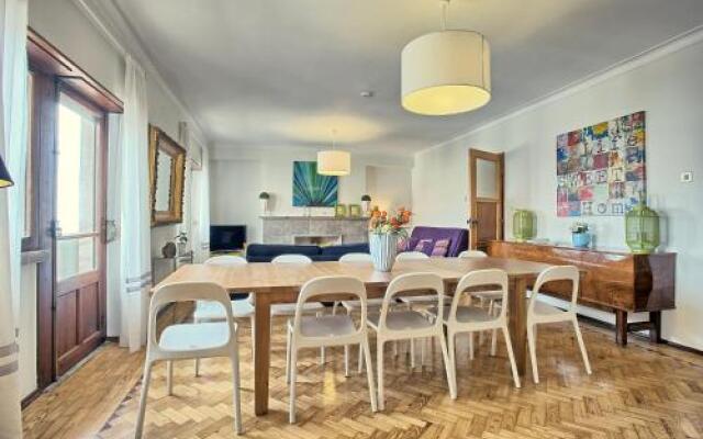 Apolónia 3 Frontal River View