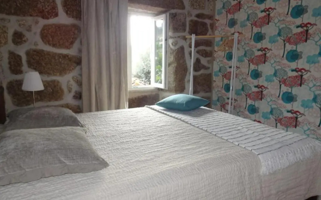 A Casa Com 2 Pereiras