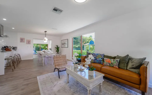 Awesome House with pool Westchester