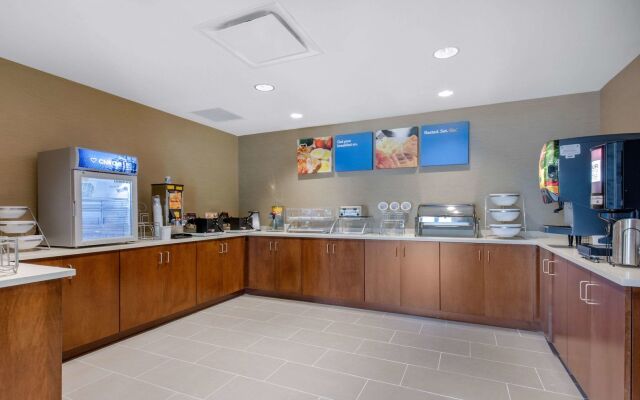 Comfort Inn & Suites Montgomery East Carmichael Rd