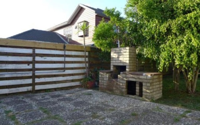 ARent - Serviced House - 7 Rangiatea Road