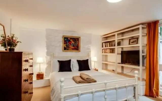 Basement Studio in Summertown With Kitchenette