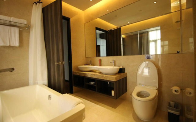 Aqueen Hotel Paya Lebar