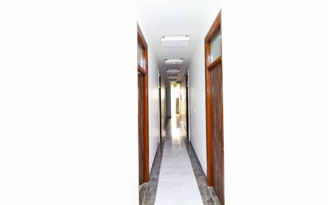 Oyo 28246 Rohtak Residency