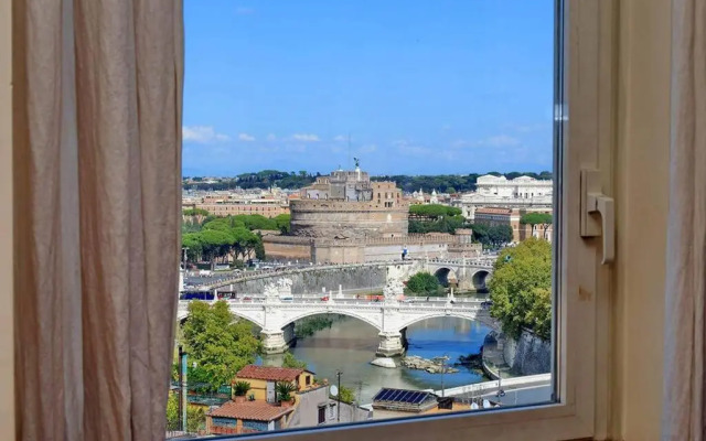 Sant Onofrio Terrace Apartment