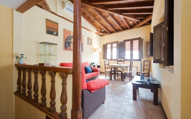 House with 3 Bedrooms in Granada, with Furnished Terrace And Wifi - 40 Km From the Slopes