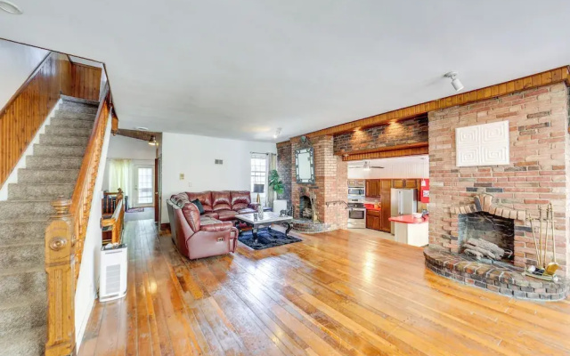 2 Mi to Dtwn Pittsburgh: Family-friendly Townhome!