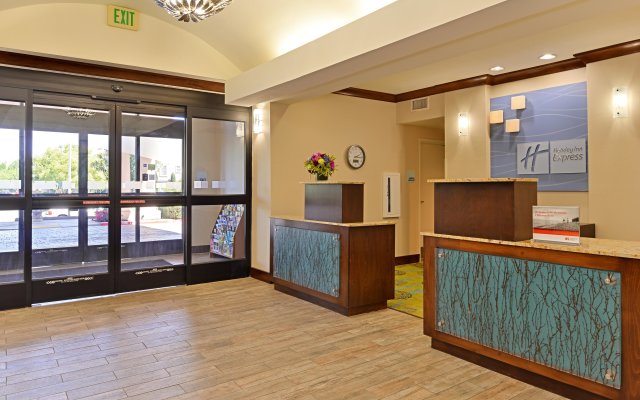 Holiday Inn Express Hotel & Suites River Park by IHG