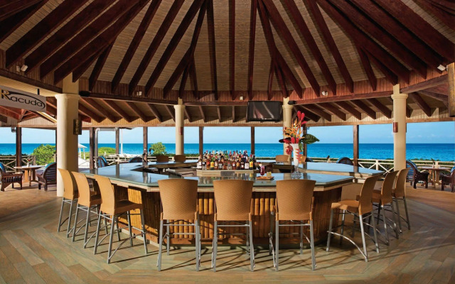 Sunset Beach Resort Spa and Waterpark All-Inclusive
