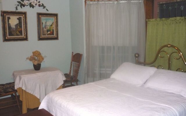 1922 Starkey House Bed & Breakfast Inn