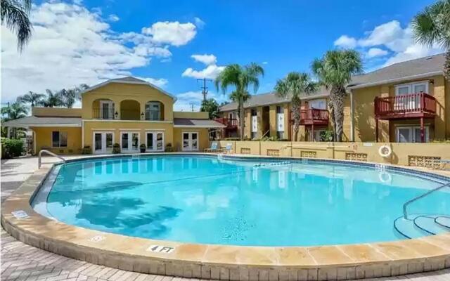 Lovely 3 Bedroom Condo On Golf Course