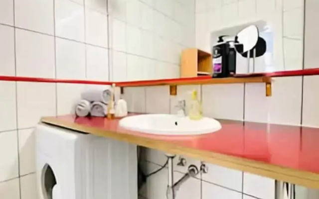 Affordable 2BR Apt For 6 Near Stadthalle