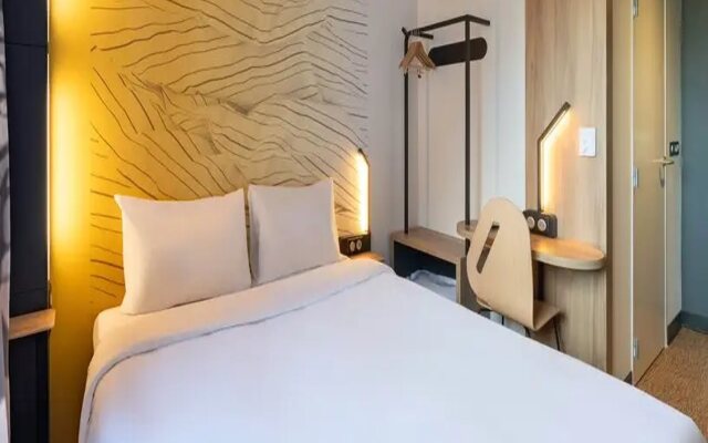 B&B HOTEL Massieux Genay