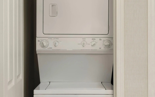 Delta Hotels by Marriott Whistler Village Suites