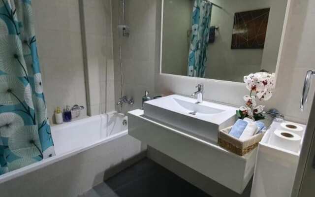 Luxurious Apartment Near Dubai Downtown, UAE