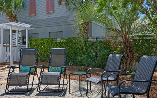 Shore Fun at Destin Pointe