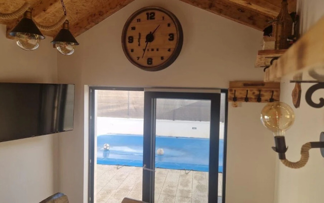 Shadesofblue M & M Sleeps 4 With Pool