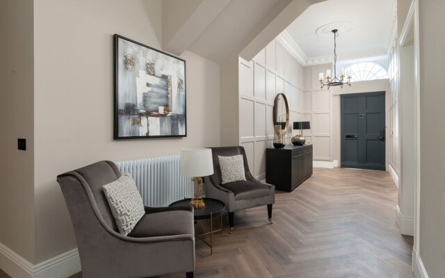 Luxury Georgian City Retreat - Hot Tub - Patio