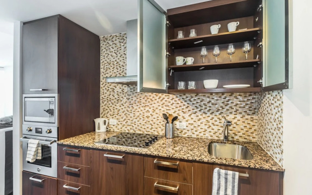New! Serenity Stay With Lakeshore View. 50+ Floor