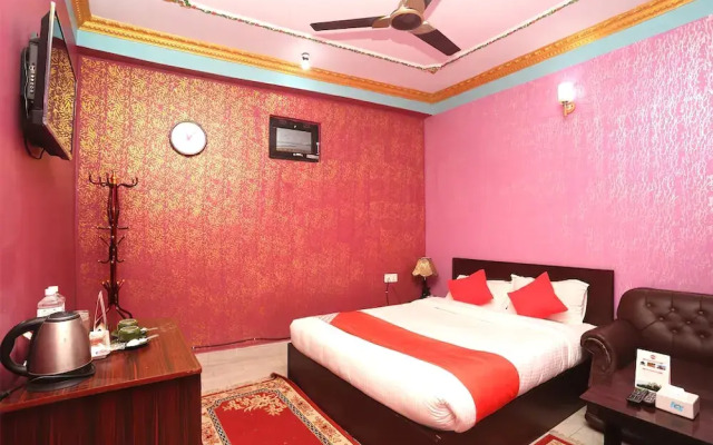 OYO 711 Hotel Mustang Plaza