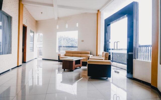 RedDoorz near Taman Rekreasi Selecta