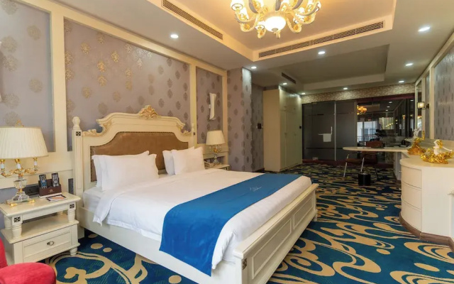 Hotel Mechi Crown