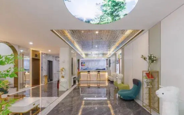 Zhangzhou Shiman Art Hotel (Wuling Square)
