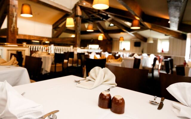 Fairways Lodge & Leisure Club