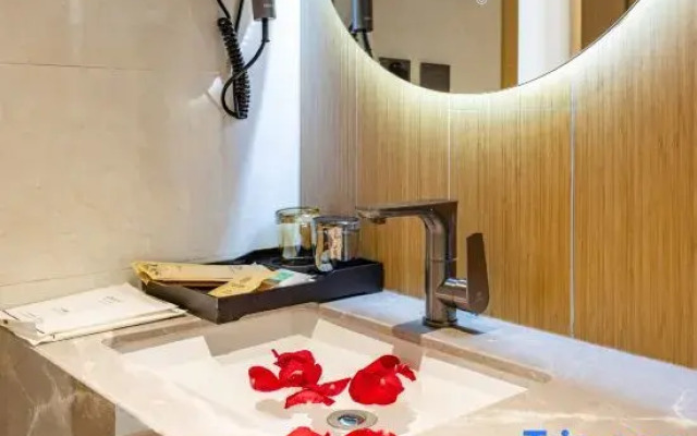 Yayue Boting Garden Hotel (Mangshi Square & Airport Branch)