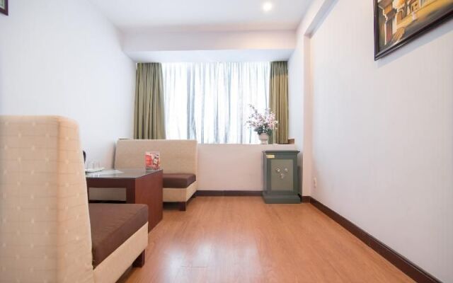 RedDoorz Plus Near Van Mieu Quoc Tu Giam