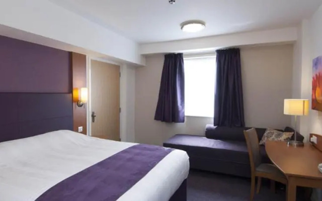 Premier Inn Glasgow (Cambuslang/M74, J2A)