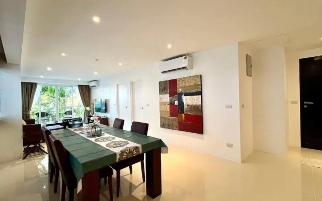 B6 1 Bedroom 1 Bath Partial Seaview at Karon