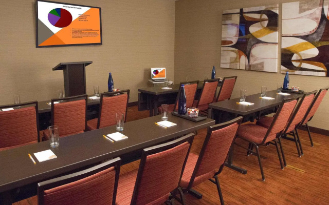Courtyard by Marriott Los Angeles Woodland Hills