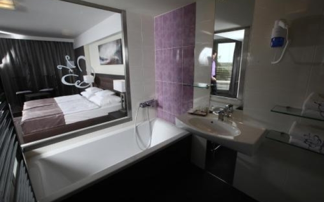 Gunaras Resort Spa Hotel