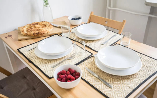 oompH Warsaw Central 3-bedroom Flat