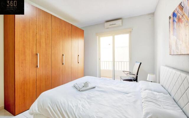 Seafront Sliema - Spacious 3BR opposite beach - AC by 360 Estates