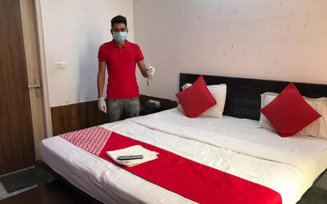 OYO 46441 Five Star Residency