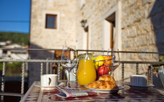 Apartment Neno - 50 m from center: Ana Jelsa, Island Hvar