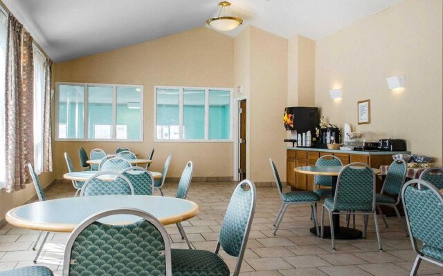 Rodeway Inn & Suites
