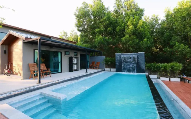 Canvas Family Home