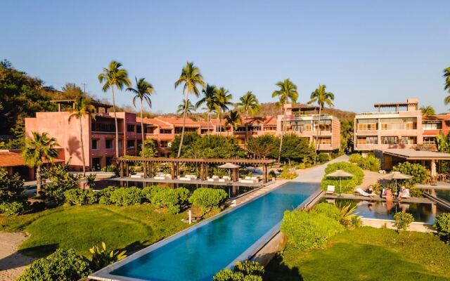 El Careyes Club & Residences
