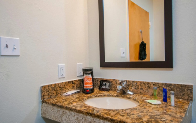 Sleep Inn & Suites