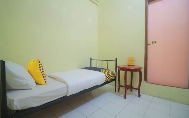 SPOT ON 2305 Andys Nur Penginapan