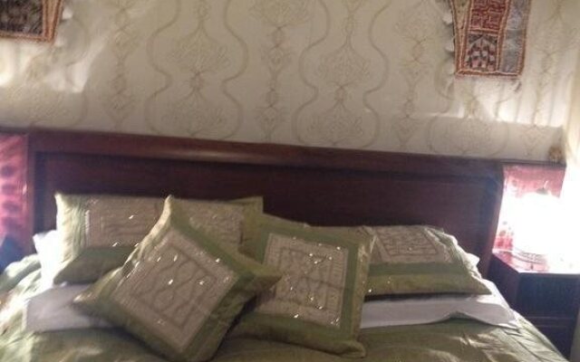 Laurel Lodge Bed and Breakfast