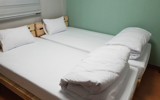 Hongdae Hostel Young Stay