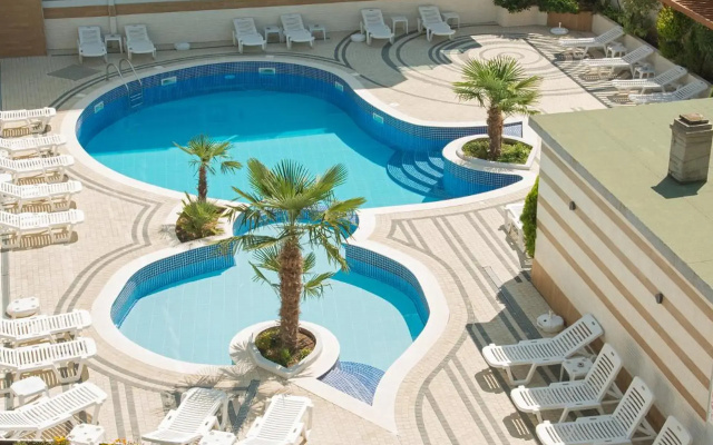 Hotel Eskada Beach